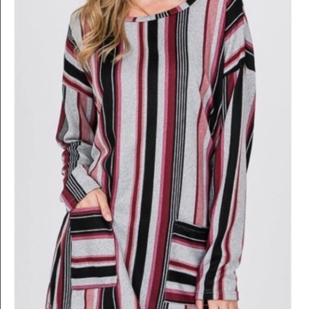 STRIPED PRINT TUNIC TOP WITH SIDE POCKETS